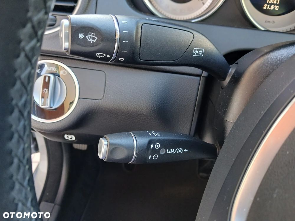 Mercedes-Benz Klasa C 200 7G-TRONIC Avantgarde Edition - 28