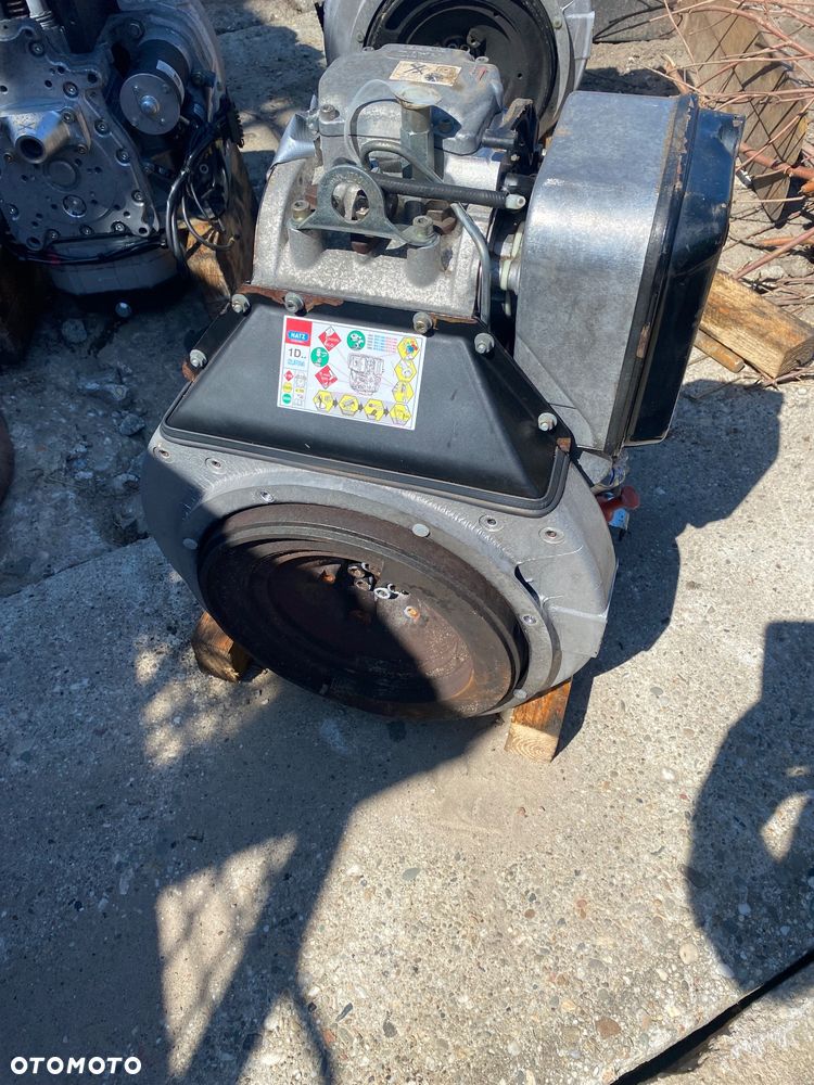 Silnik hatz supra 1d81 - 4