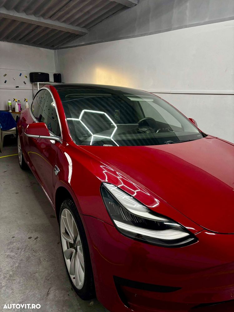 Tesla Model 3 - 4