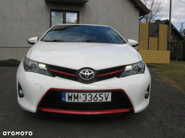Toyota Auris 1.6 Premium - 2