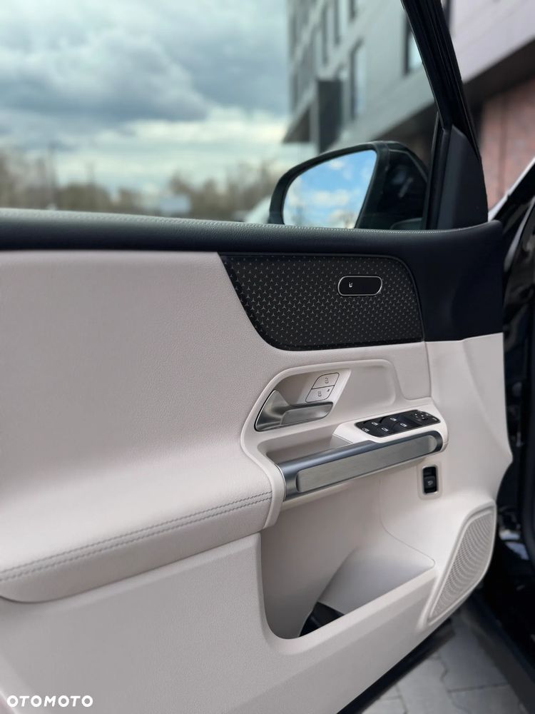 Mercedes-Benz GLB - 21