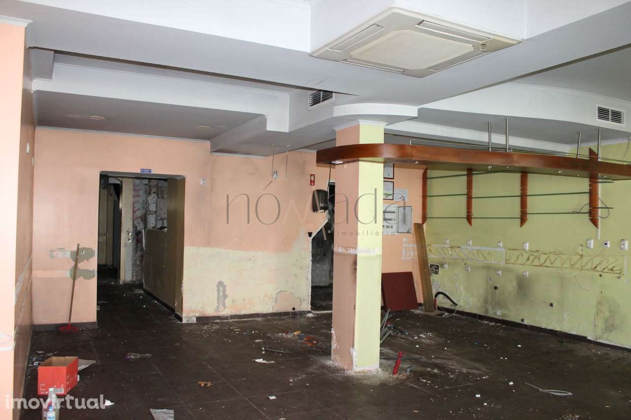 Oportunidade Única de Investimento  Prédio com Lojas, Habitação e A... - Grande imagem: 4/10