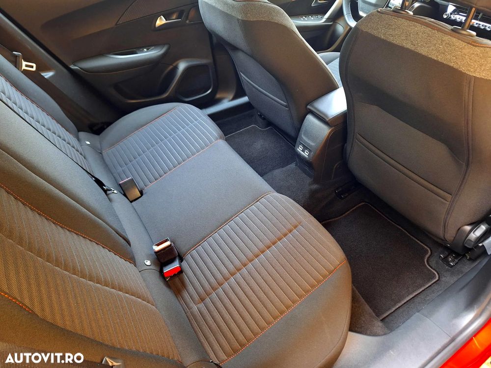 Peugeot 2008 e-2008 50 kWh Active - 7