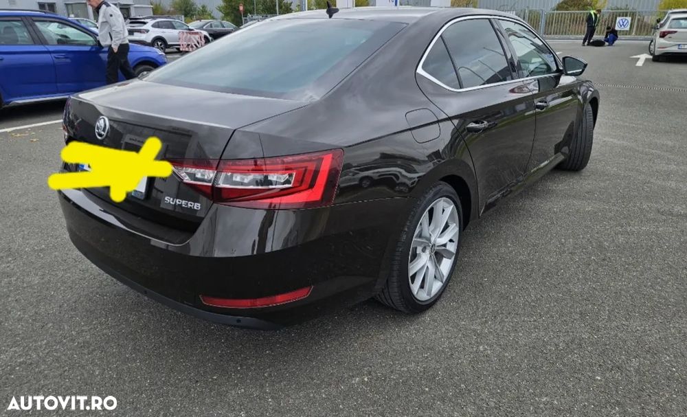 Skoda Superb 2.0 TDI DSG Style - 18