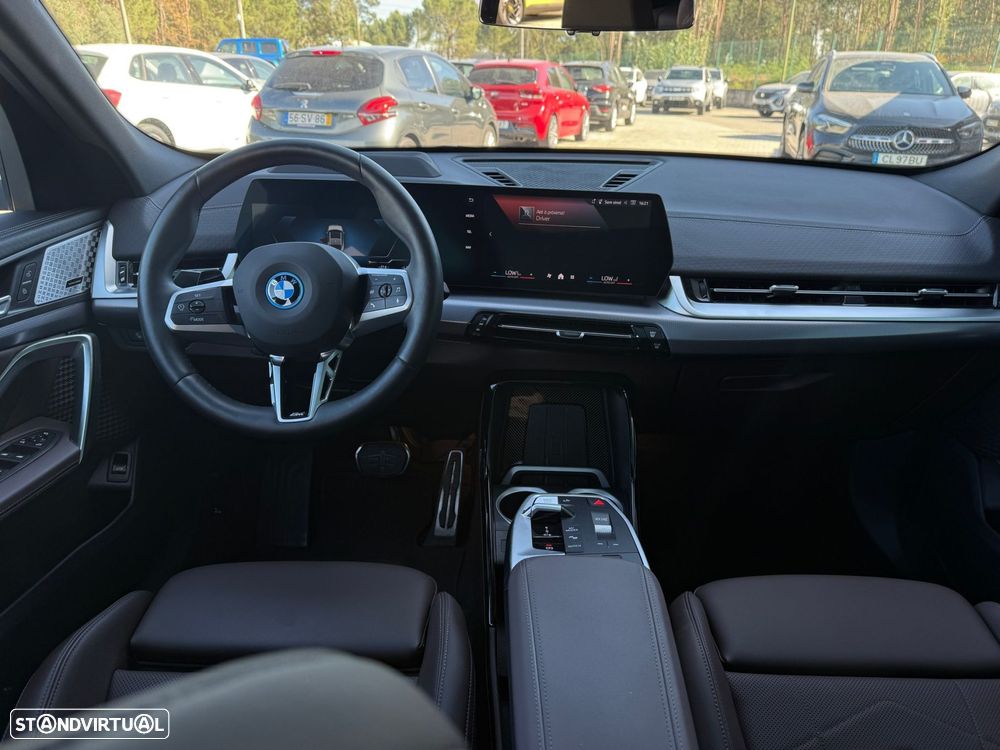 BMW iX2 eDrive20 Pack Desportivo M Pro - 18