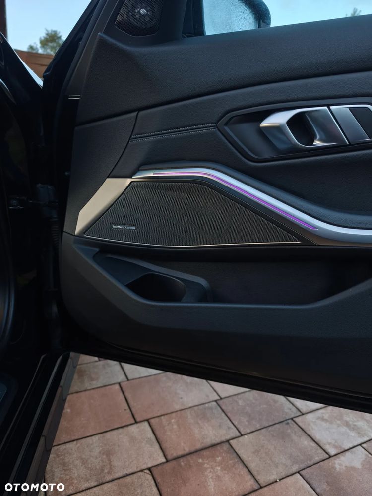 BMW Seria 3 330e Sport Line - 14