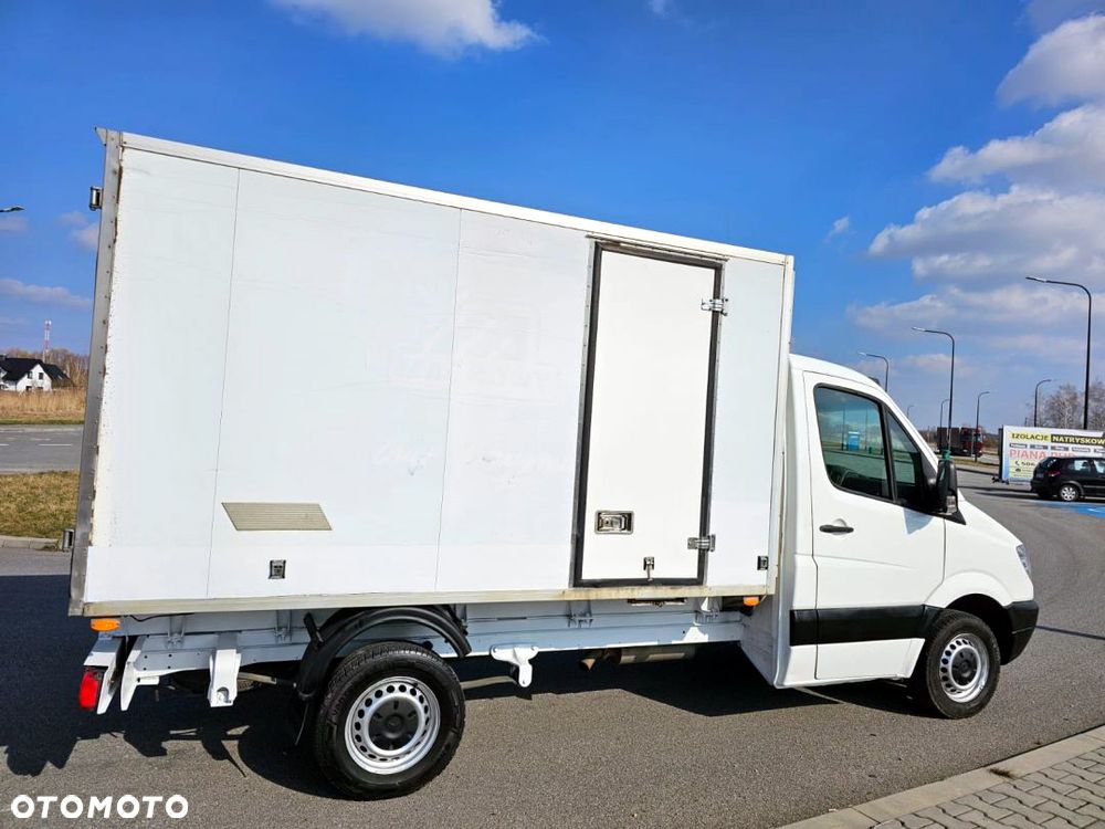 Mercedes-Benz Sprinter - 13