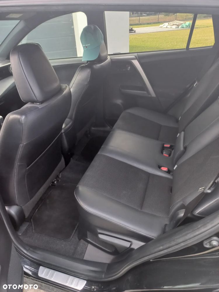 Toyota RAV4 - 9