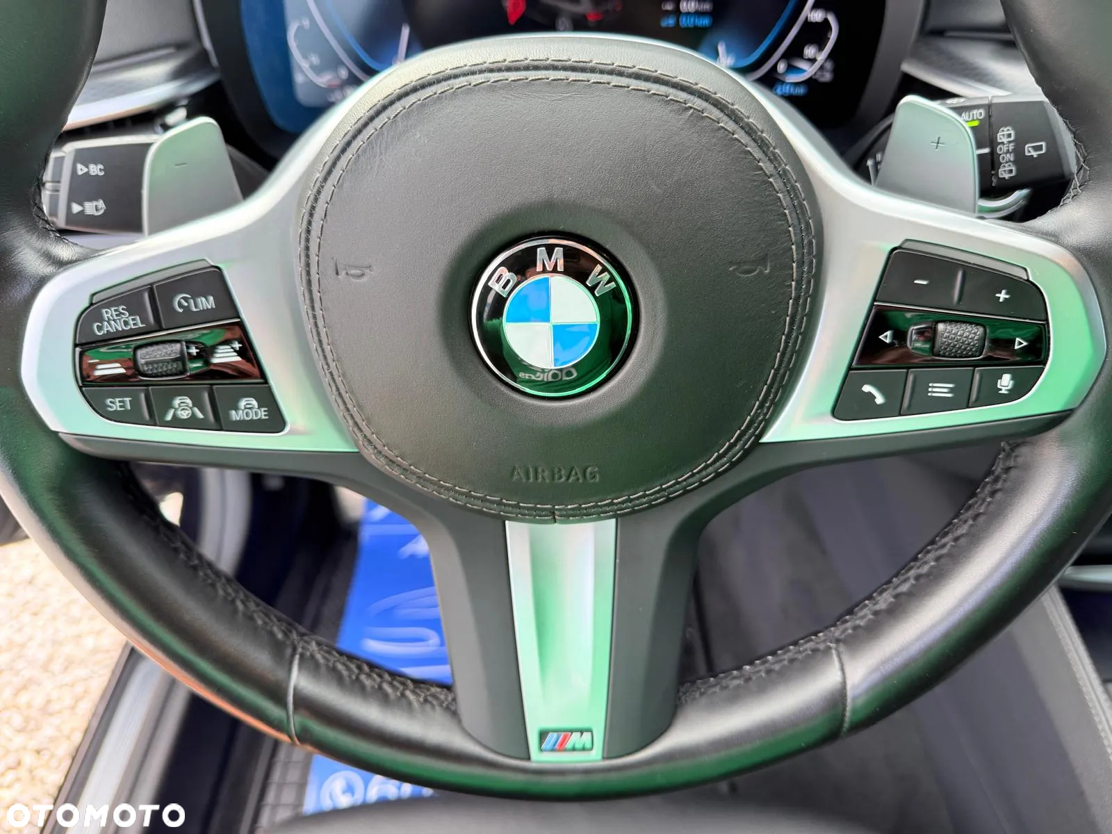 BMW Seria 5 530e Touring - 24