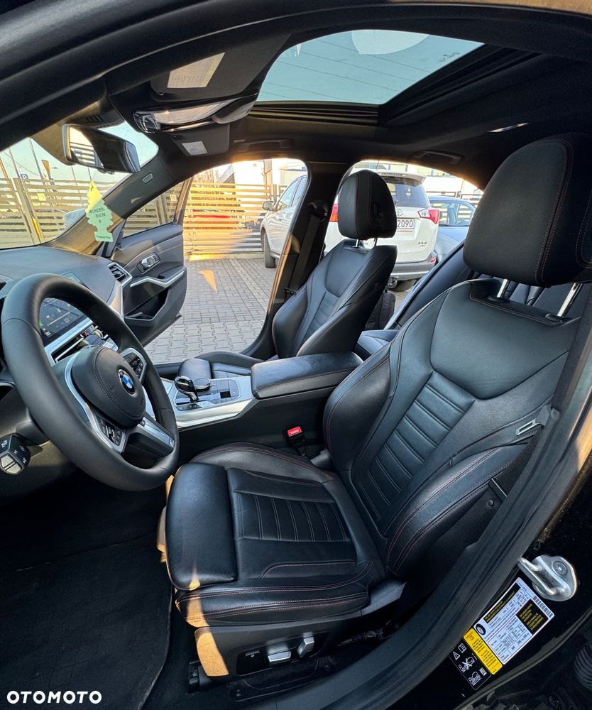 BMW Seria 3 330i xDrive Sport - 30