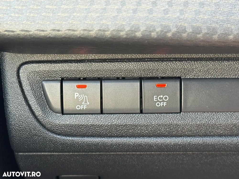 Peugeot 2008 PureTech 110 GPF Stop&Start EAT6 Allure - 27