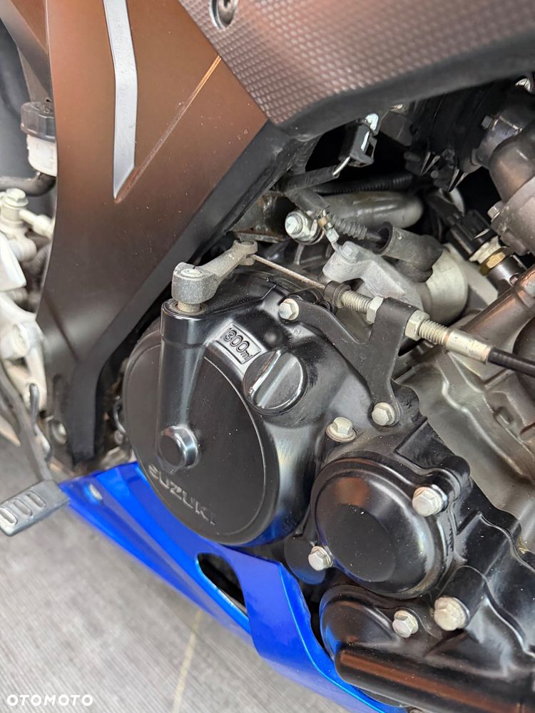 Suzuki GSX - 7