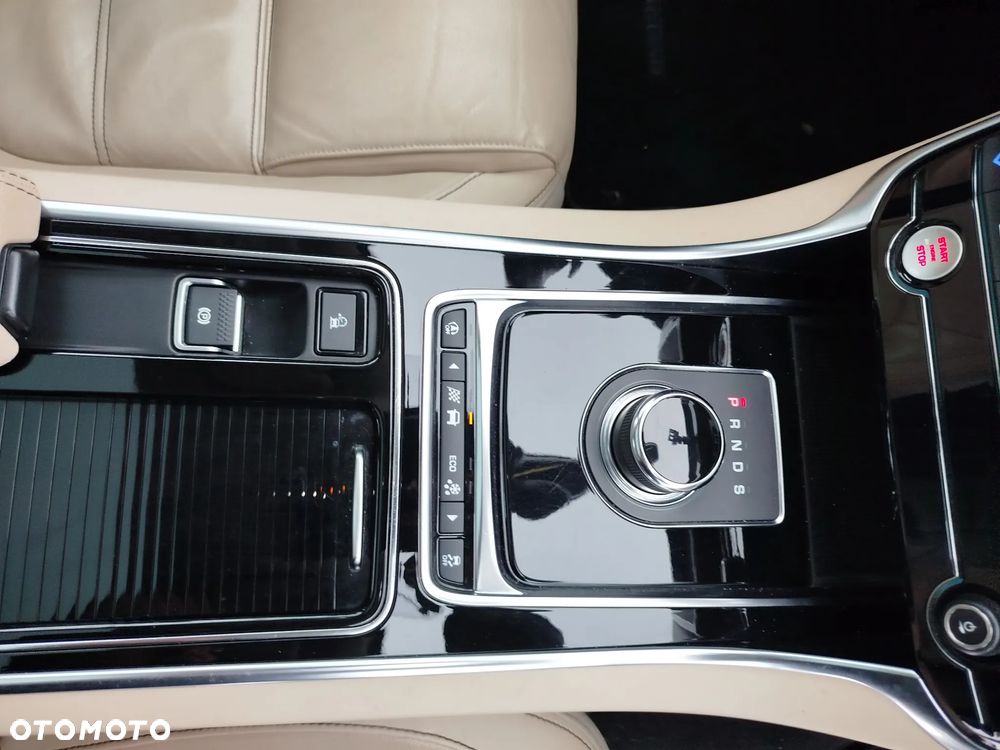 Jaguar XE 25t Prestige - 15