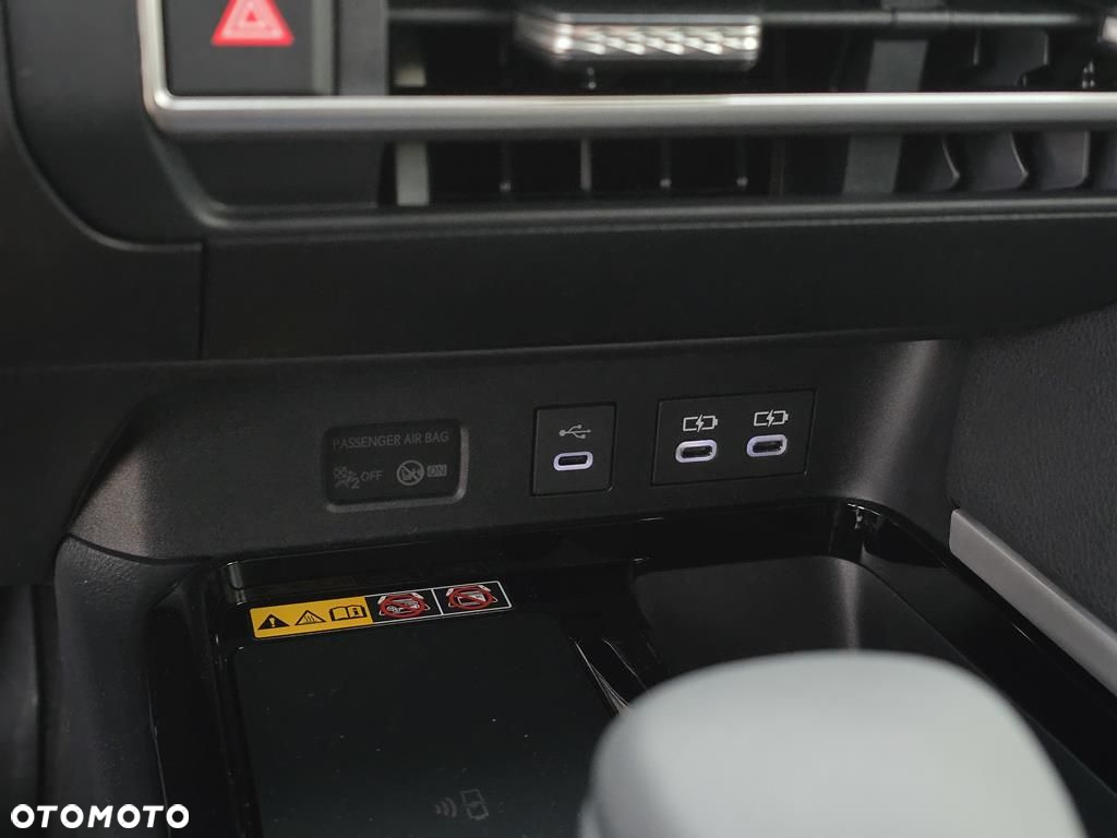 Toyota Camry 2.5 Hybrid Executive CVT - 20
