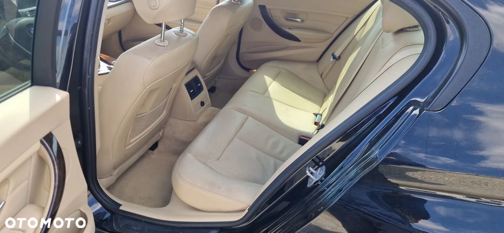 BMW Seria 3 328i Sport-Aut - 10