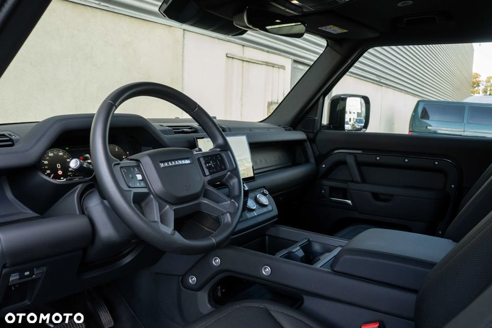 Land Rover Defender 90 D250 X-Dynamic SE - 15