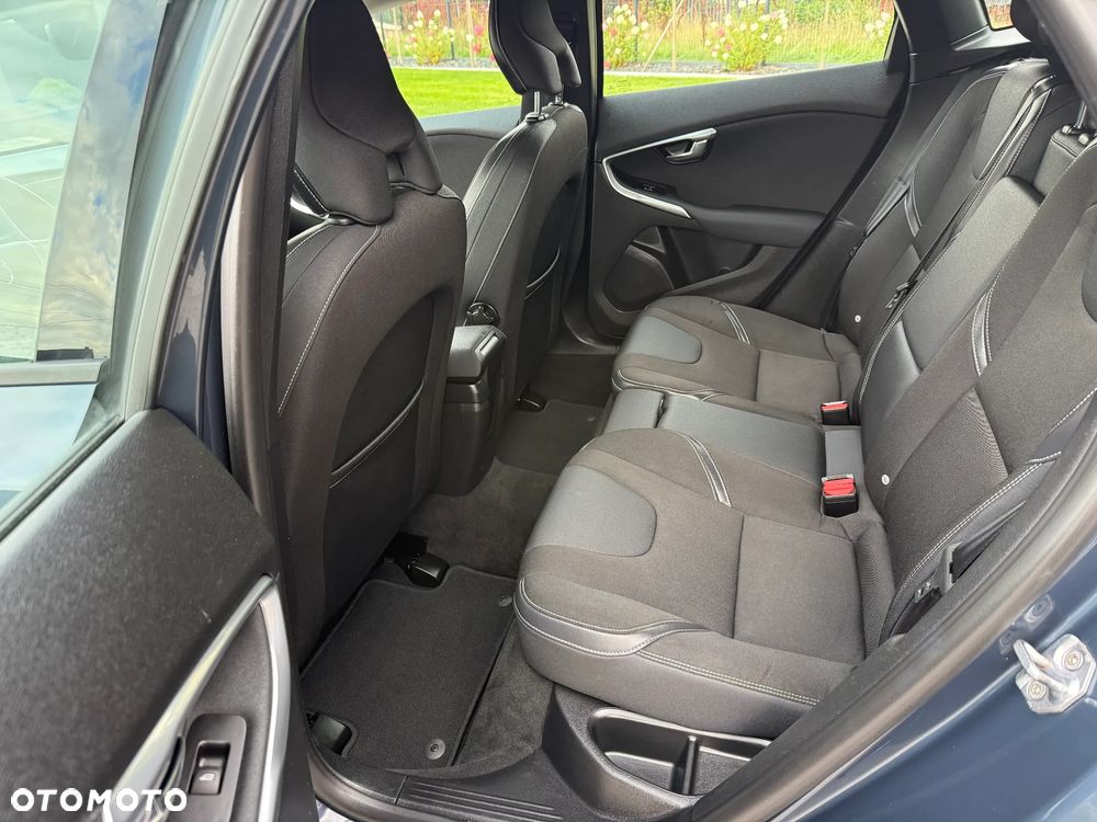 Volvo V40 D2 Summum - 26