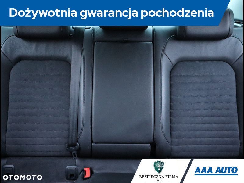 Volkswagen Passat - 11