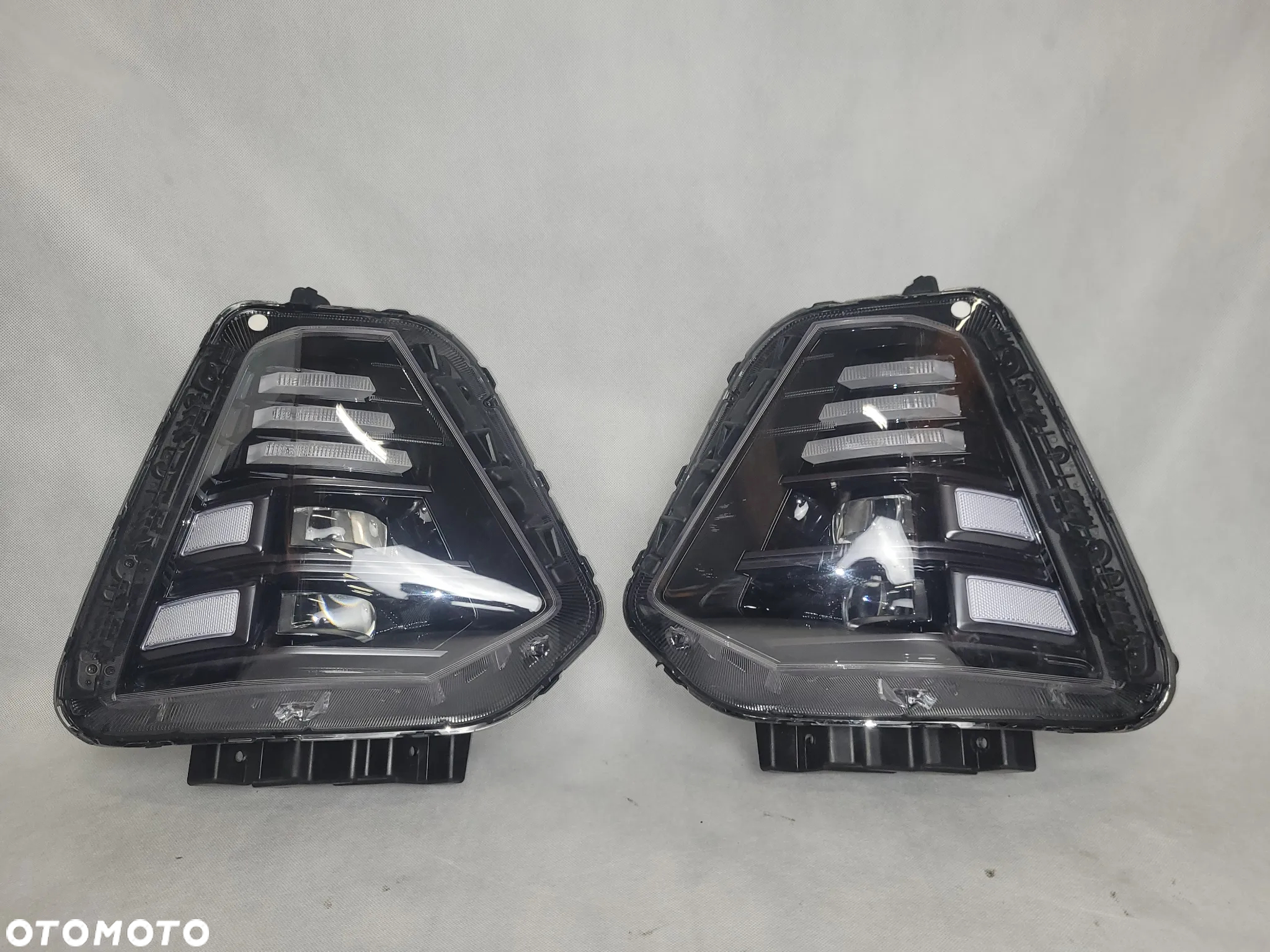HYUNDAI KONA II   - LAMPA LAMPY PRZEDNIE PRZÓD - 2