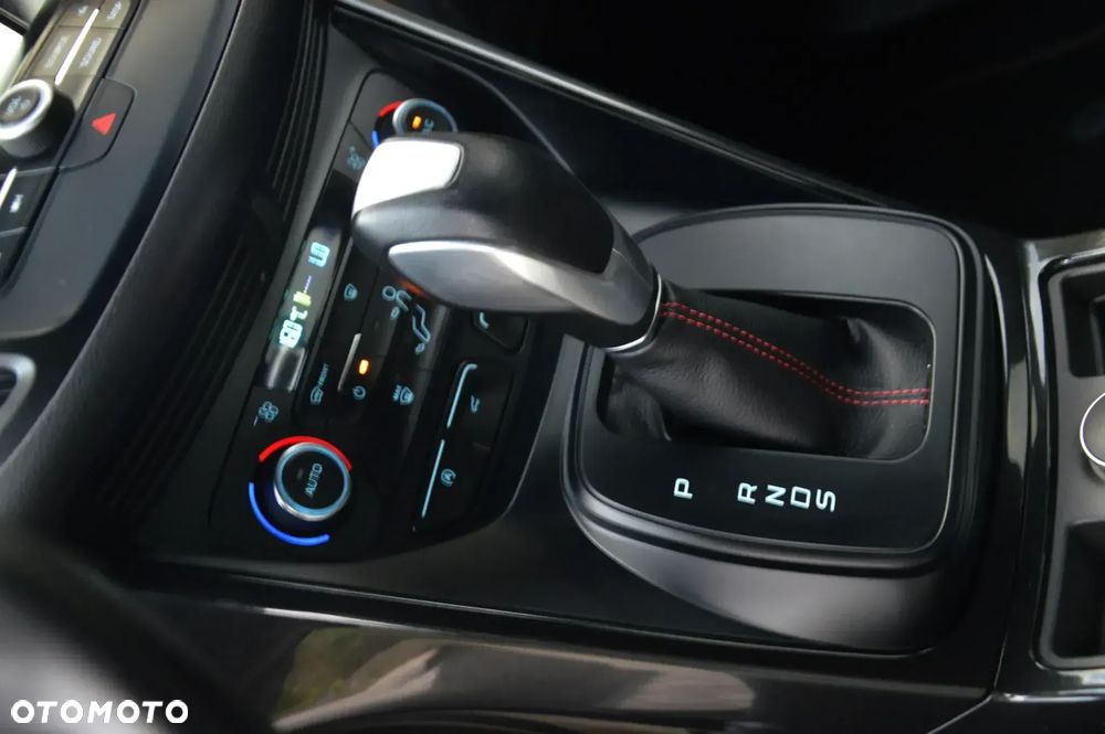 Ford Kuga 2.0 TDCi 4x4 ST-Line - 34