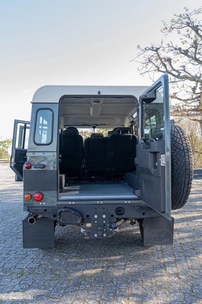 Land Rover Defender - 20