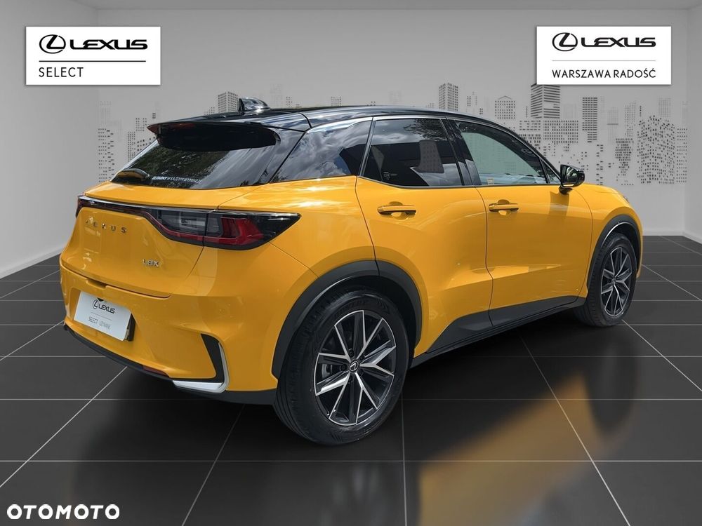 Lexus LBX 1.5 Hybrid Cool AWD - 3