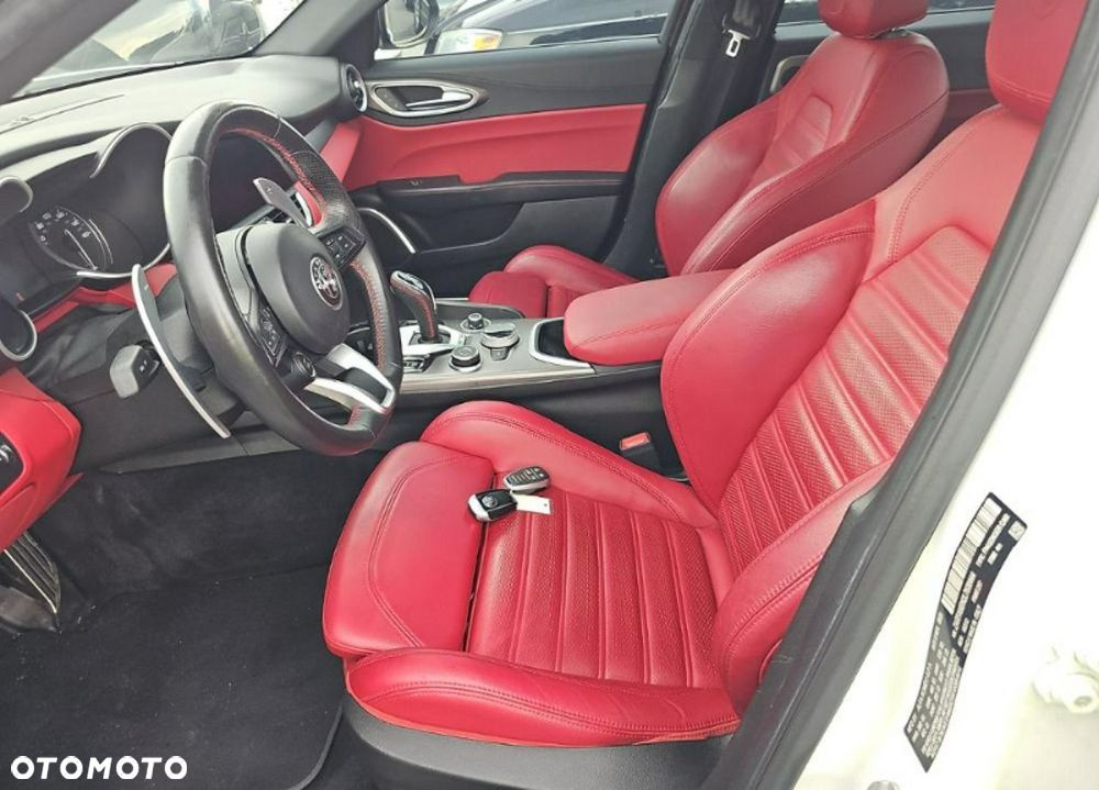 Alfa Romeo Giulia - 7