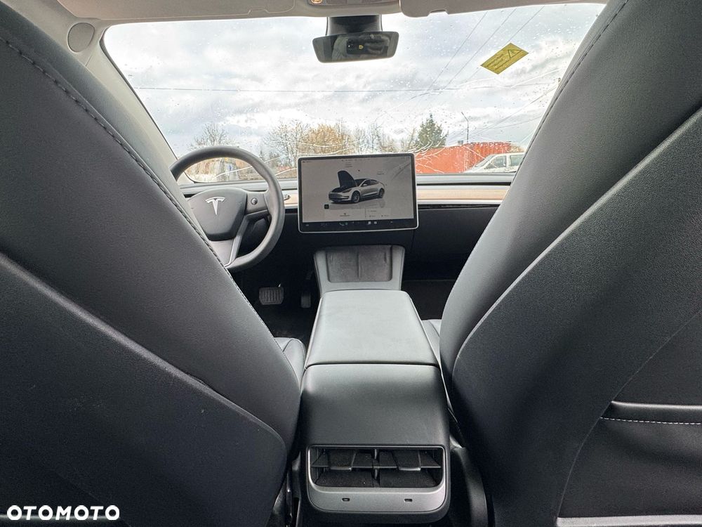 Tesla Model 3 Langstreckenbatterie Allradantrieb Dual Motor - 27