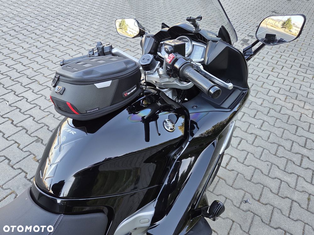 Yamaha FJR - 23