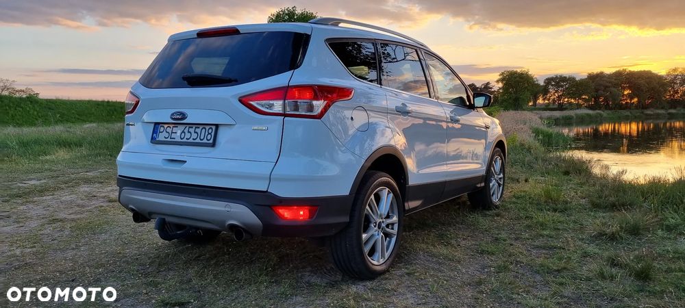 Ford Kuga 1.5 EcoBoost 2x4 Titanium - 4