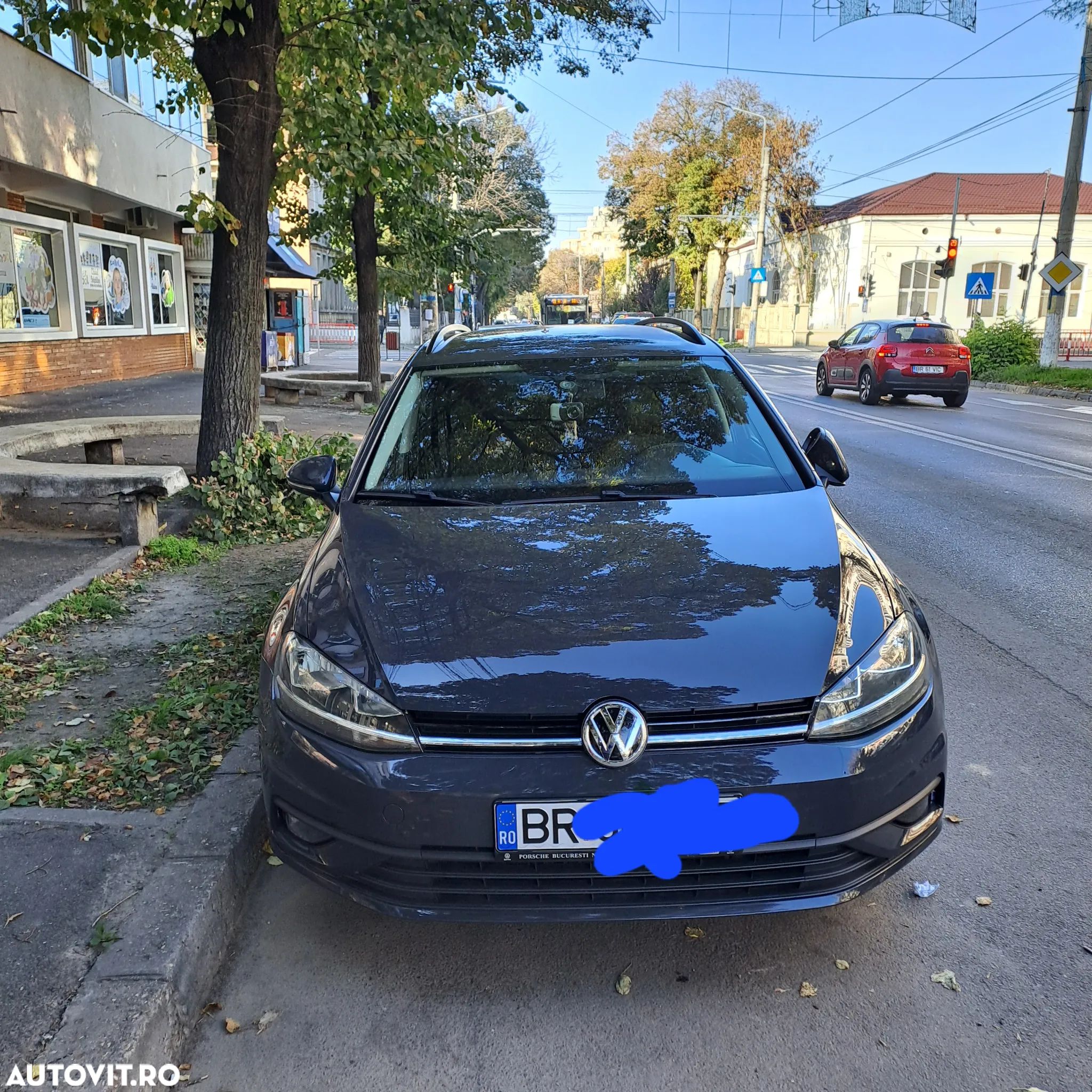 Volkswagen Golf 1.0 TSI Trendline - 1