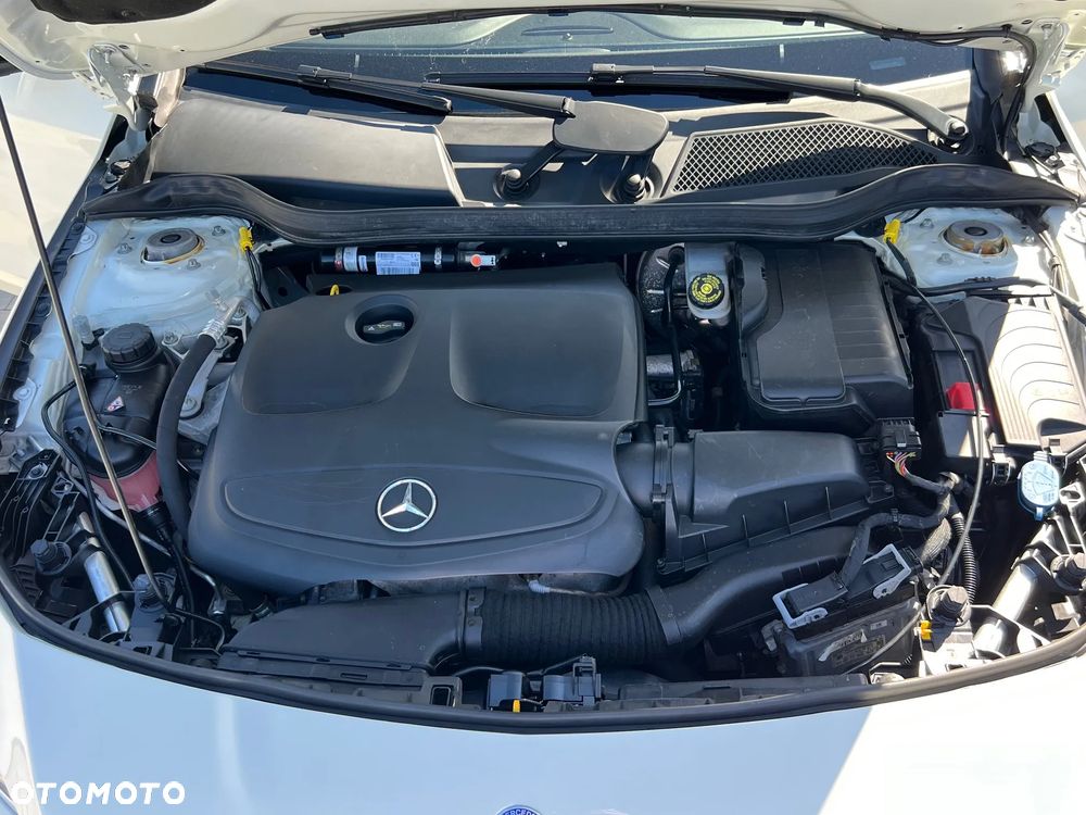 Mercedes-Benz CLA 250 4Matic 7G-DCT Sport - 15