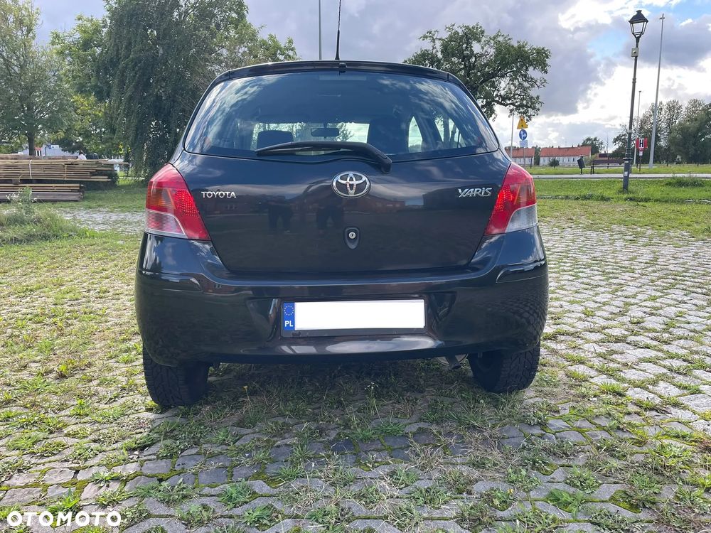 Toyota Yaris - 8