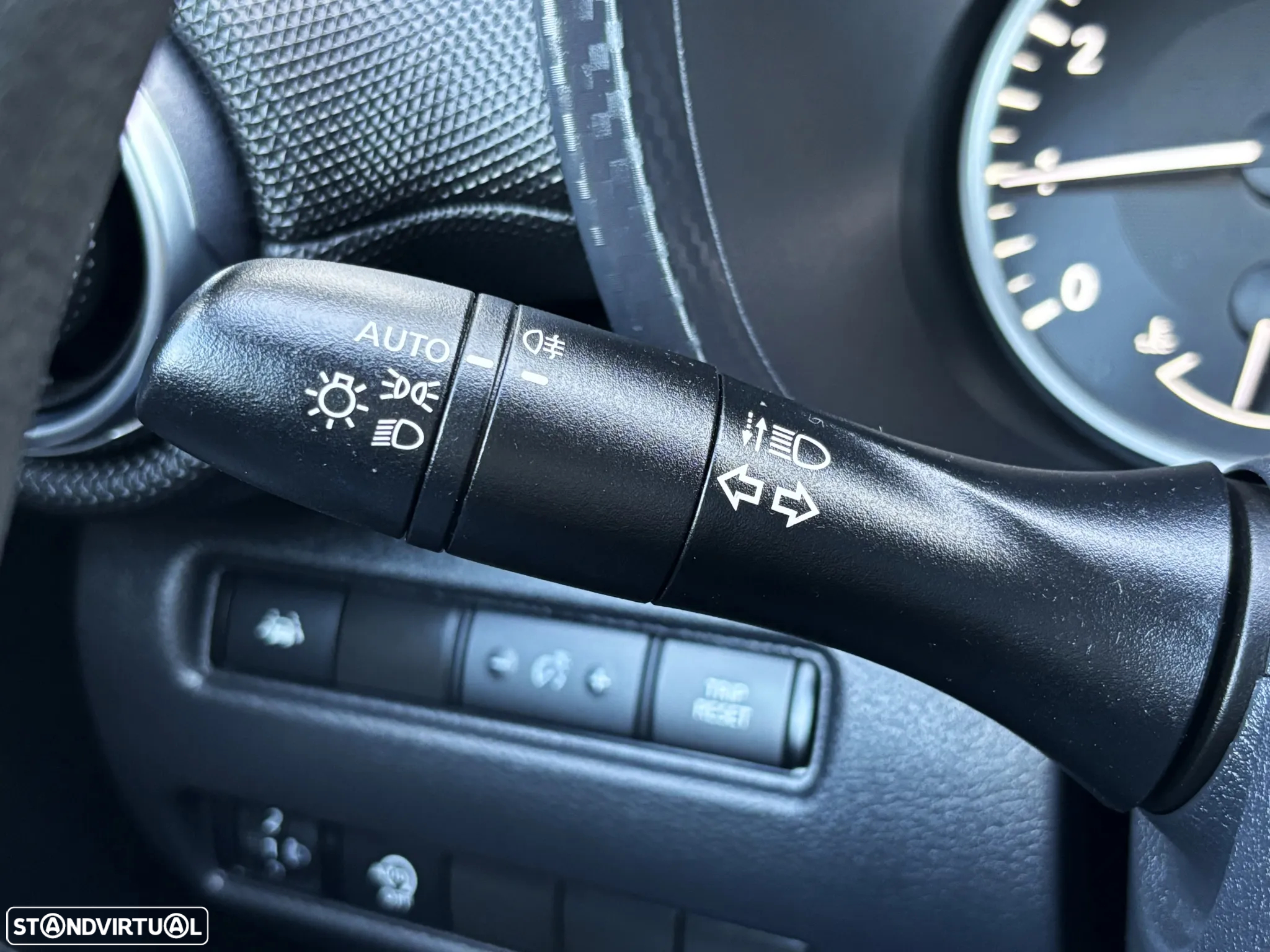 Nissan Juke 1.0 DIG-T N-Connecta NAV. DCT - 24
