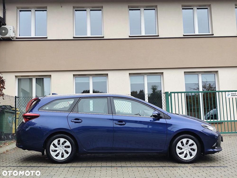 Toyota Auris 2017 photo 5