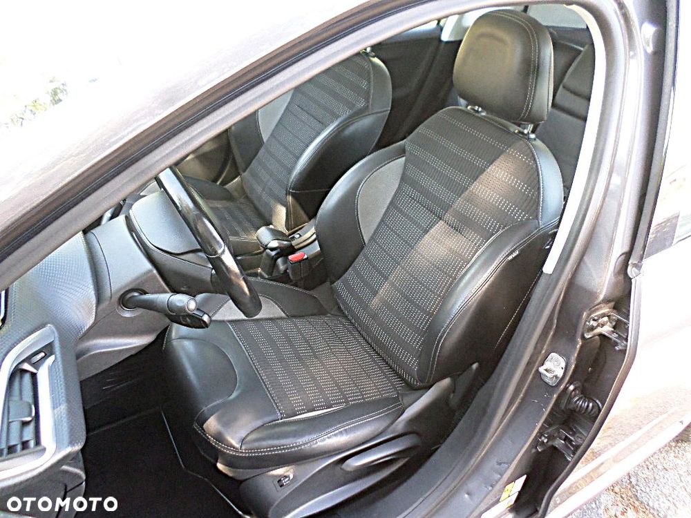 Peugeot 2008 BlueHDi 100 STOP & START Style - 21