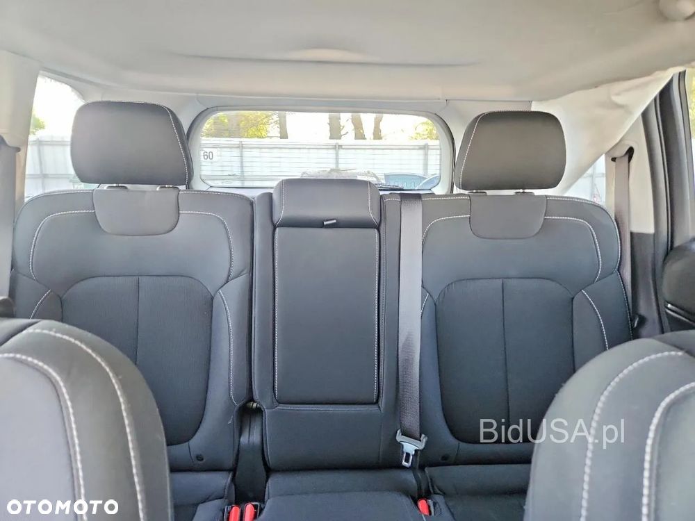 Jeep Grand Cherokee - 12