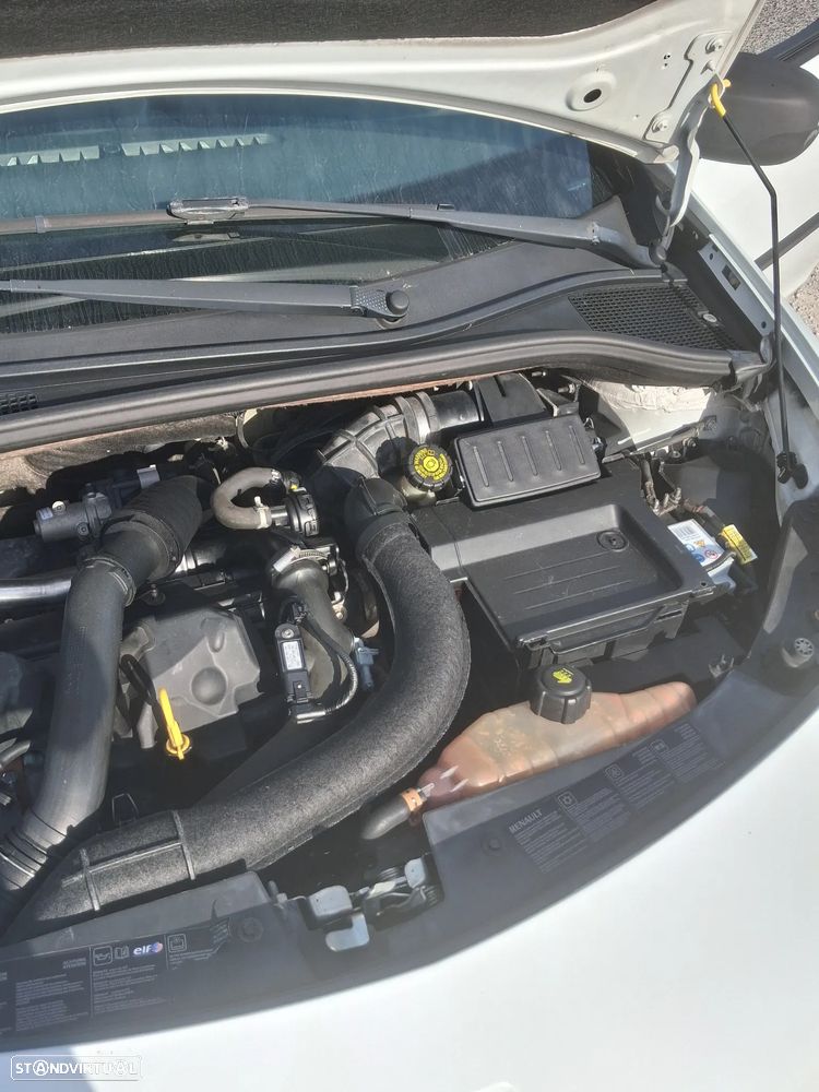 Renault Clio 1.5 dCi Dynamique S - 4
