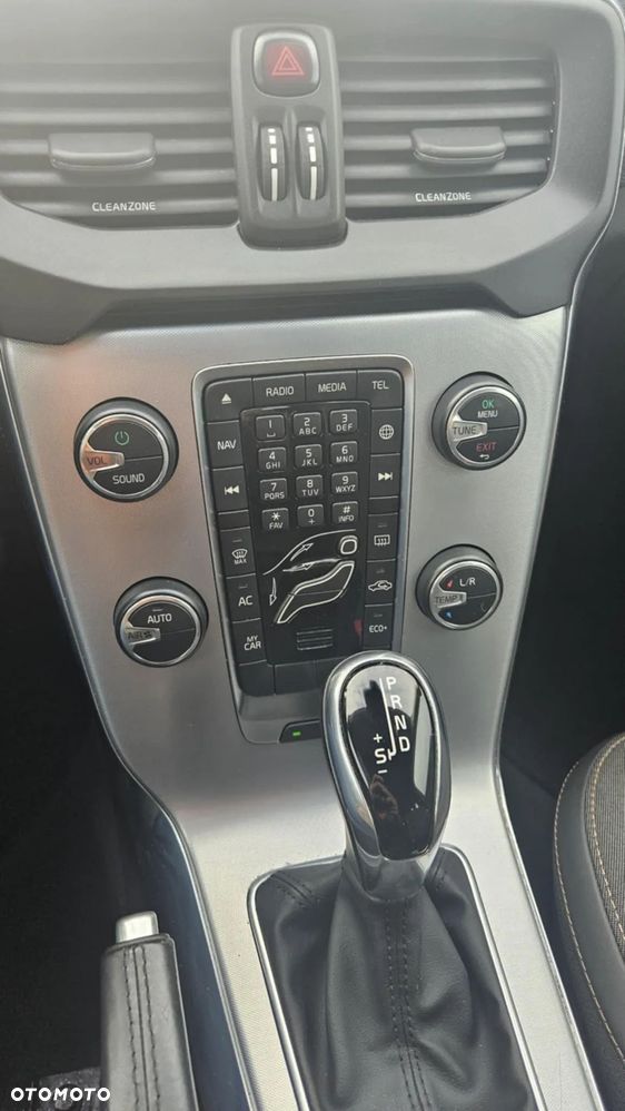 Volvo V40 T3 Drive-E Momentum - 16