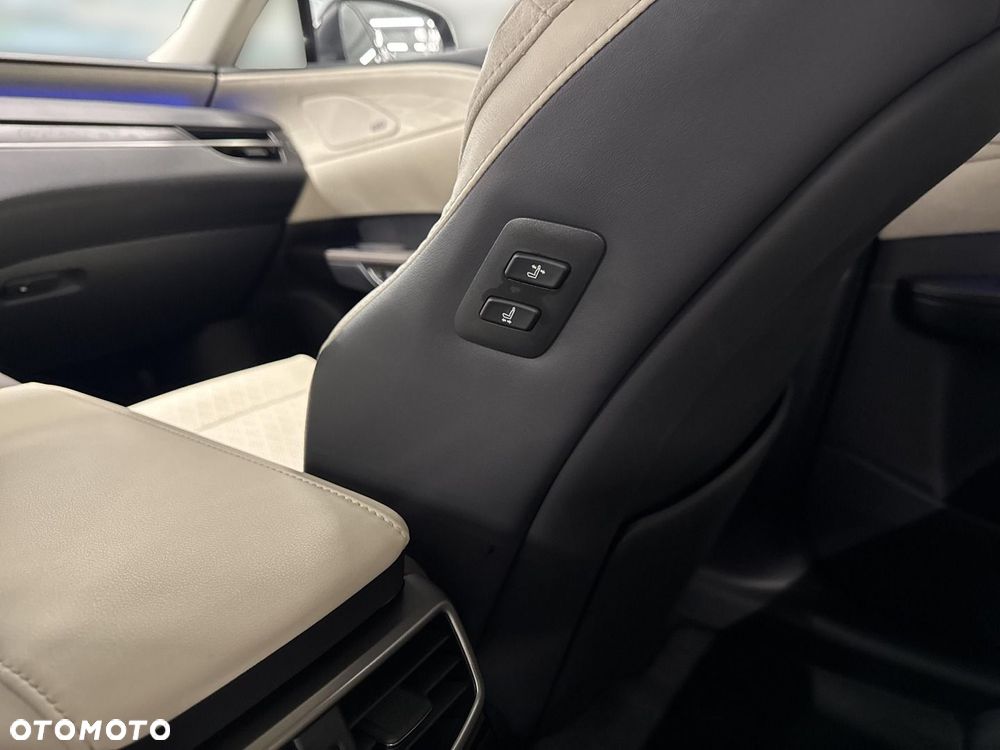 Lexus RX 450h+ Omotenashi - 15