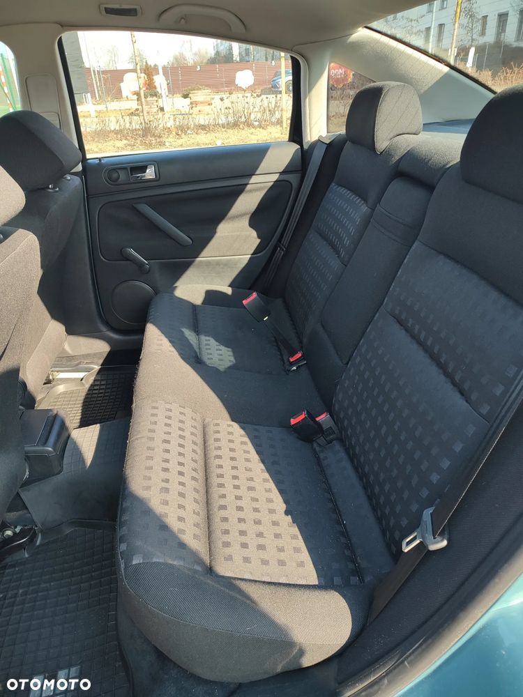 Volkswagen Passat - 8