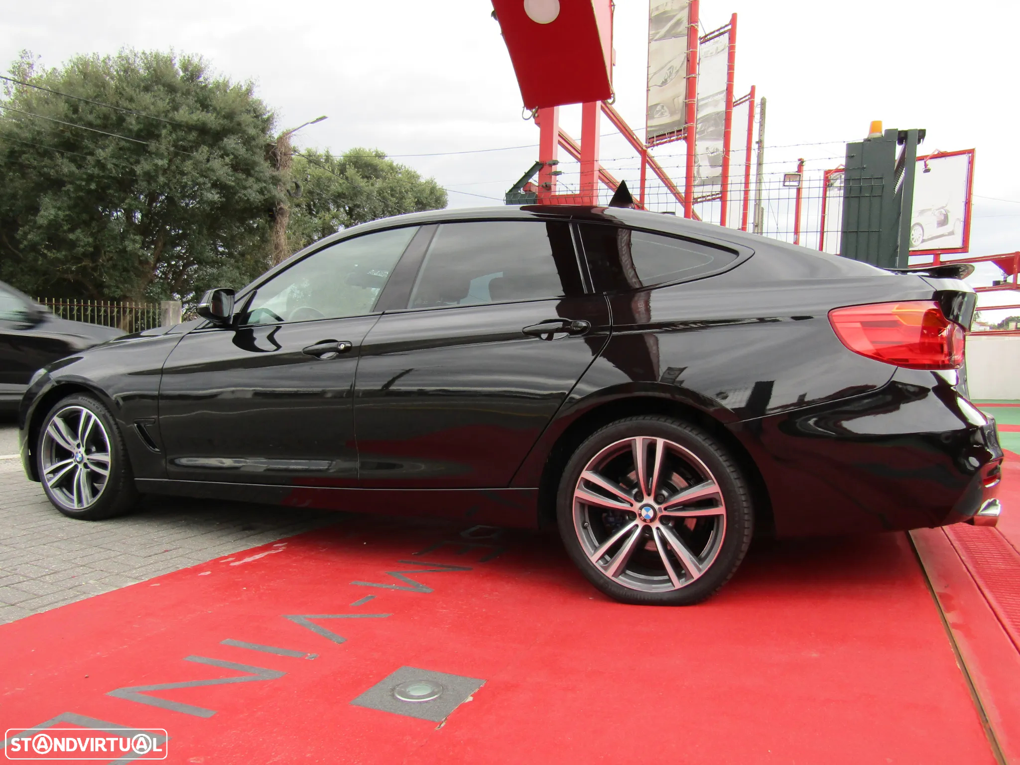 BMW 318 Gran Turismo d Pack M - 17