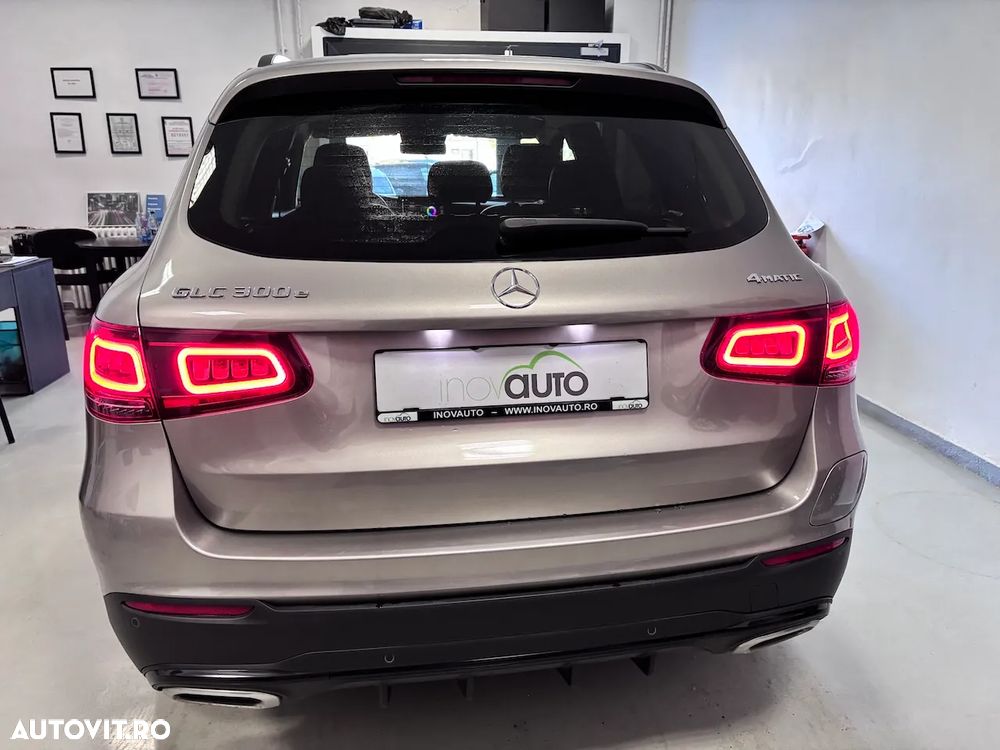 Mercedes-Benz GLC 300 e 4Matic 9G-TRONIC AMG Line Advanced - 7