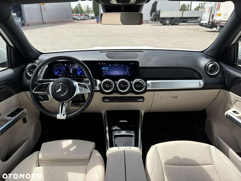 Mercedes-Benz EQB - 13