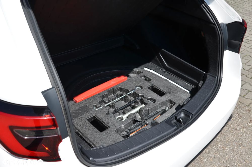 Toyota Corolla 1.8 Hybrid Executive - 14