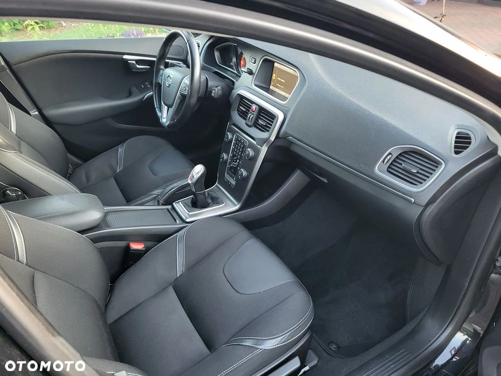 Volvo V40 T3 Momentum - 29