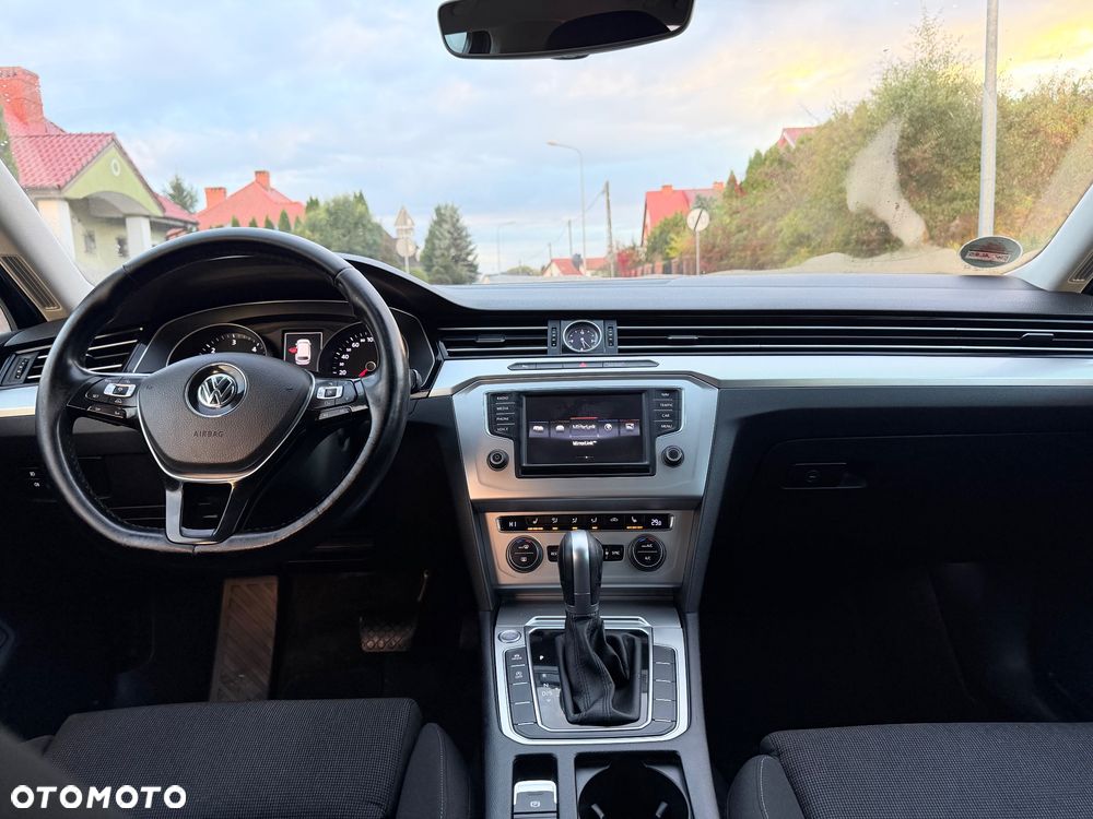 Volkswagen Passat - 14