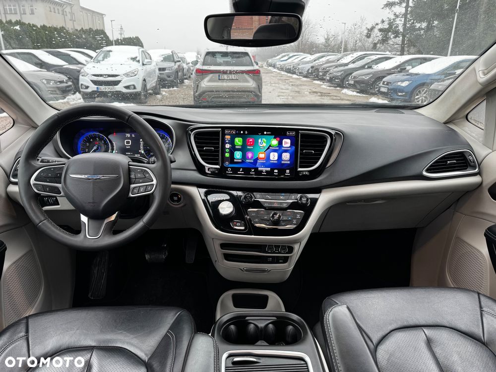 Chrysler Pacifica - 26