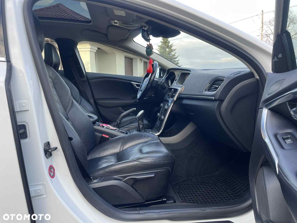 Volvo V40 D2 Momentum - 19