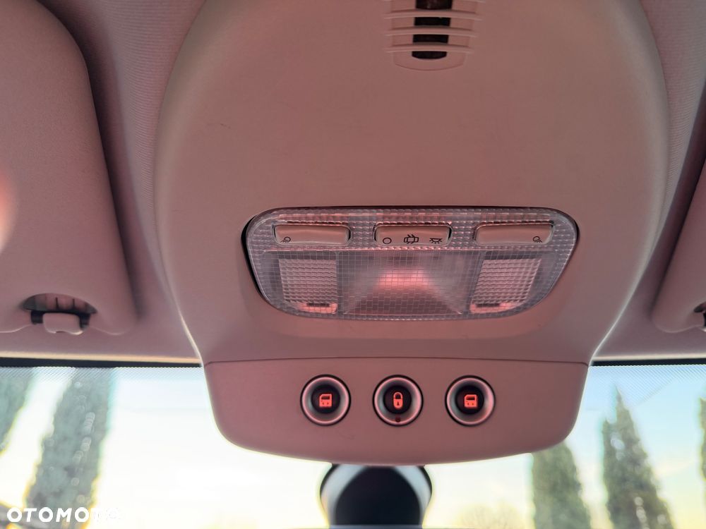 Peugeot 807 HDi 135 Platinum - 25